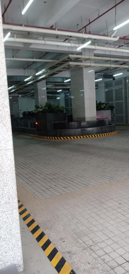 One Uptown Opposite Of Grandhyatt Hotel Manila Taguig City 외부 사진
