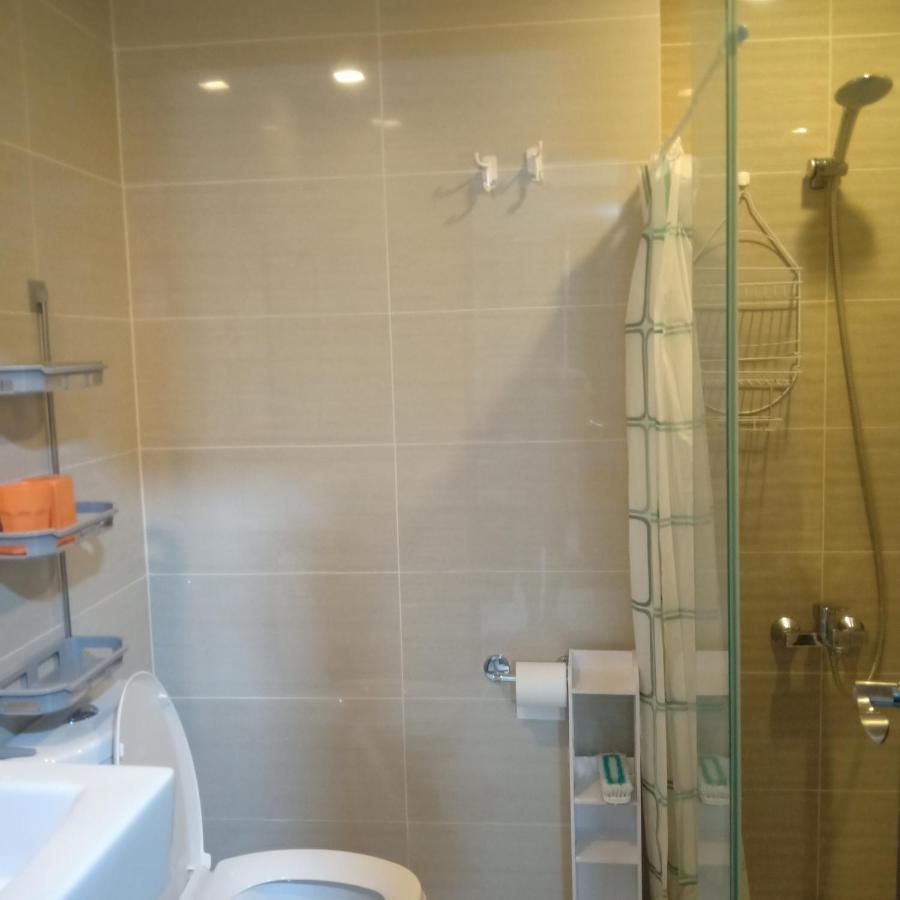One Uptown Opposite Of Grandhyatt Hotel Manila Taguig City 외부 사진