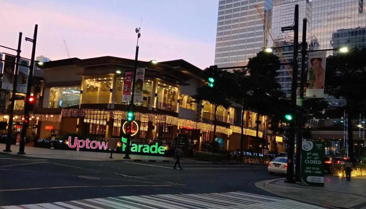 One Uptown Opposite Of Grandhyatt Hotel Manila Taguig City 외부 사진